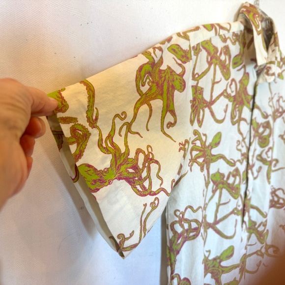 EBAY store Embroidered Logo Octopus Short Sleeve Button Down Shirt - Picture 8 of 8